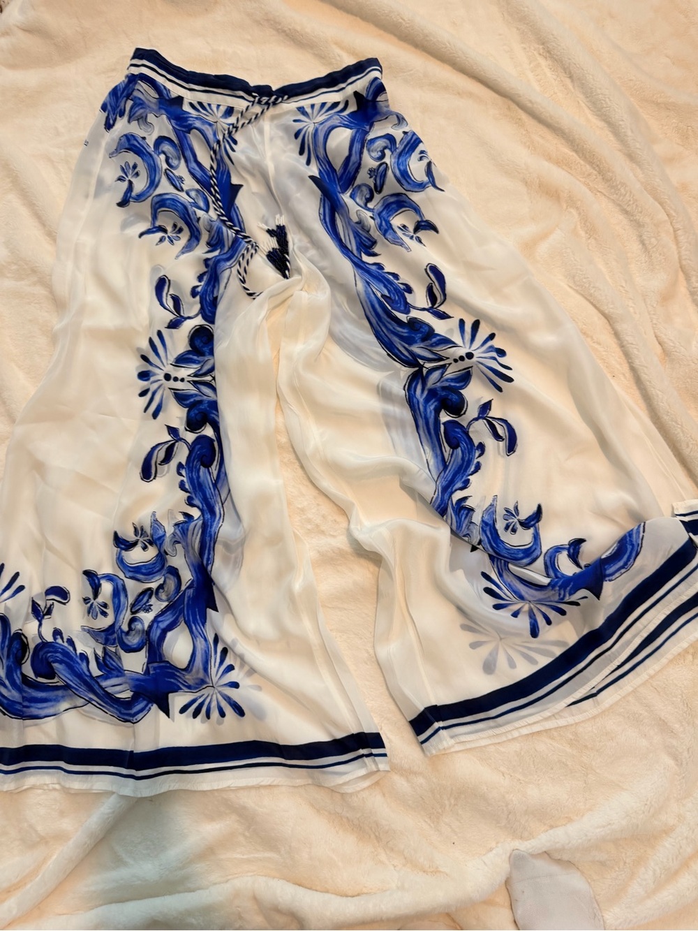 FARM Rio White Wide-Leg Pants with Blue Floral Border